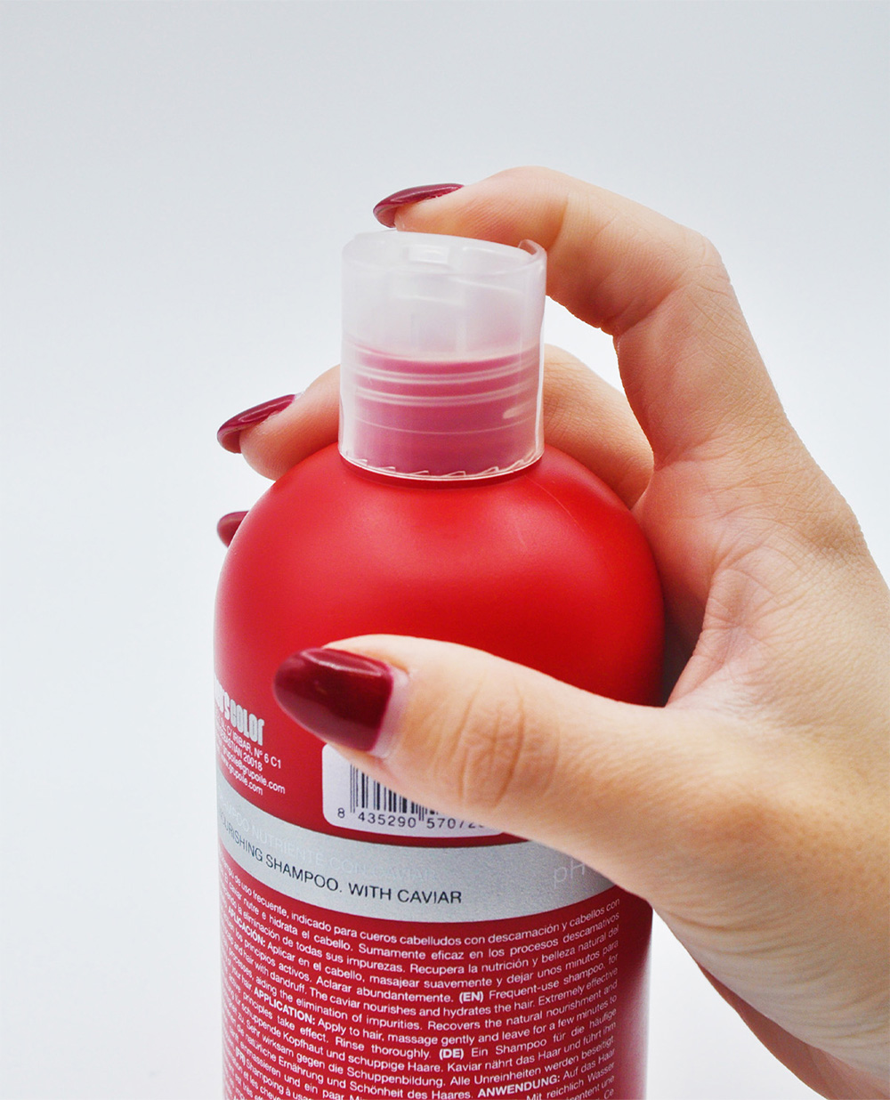 Primer plano Champú anticaída Red's Xil 300ml